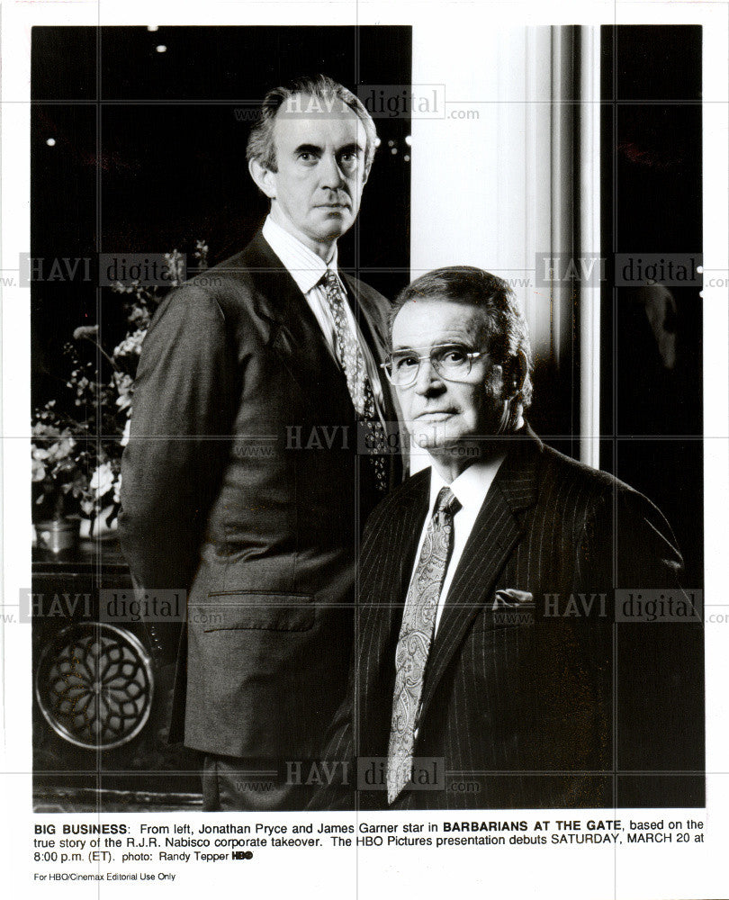 1993 Press Photo Jonathan Pryce James Garner HBO movie - Historic Images