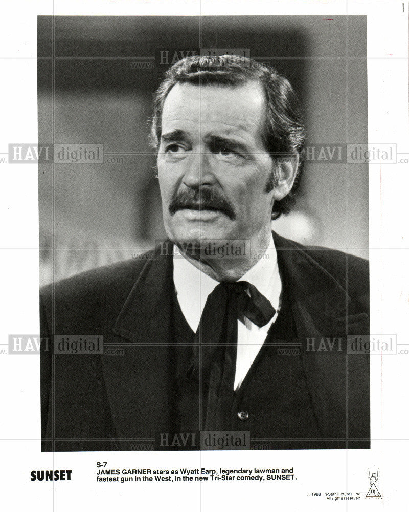 1988 Press Photo JAMES GARNER STARS AS WYATT EARP - Historic Images