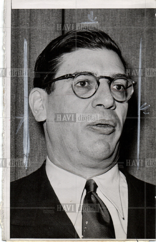 1943 Press Photo Paul Gallico, author - Historic Images