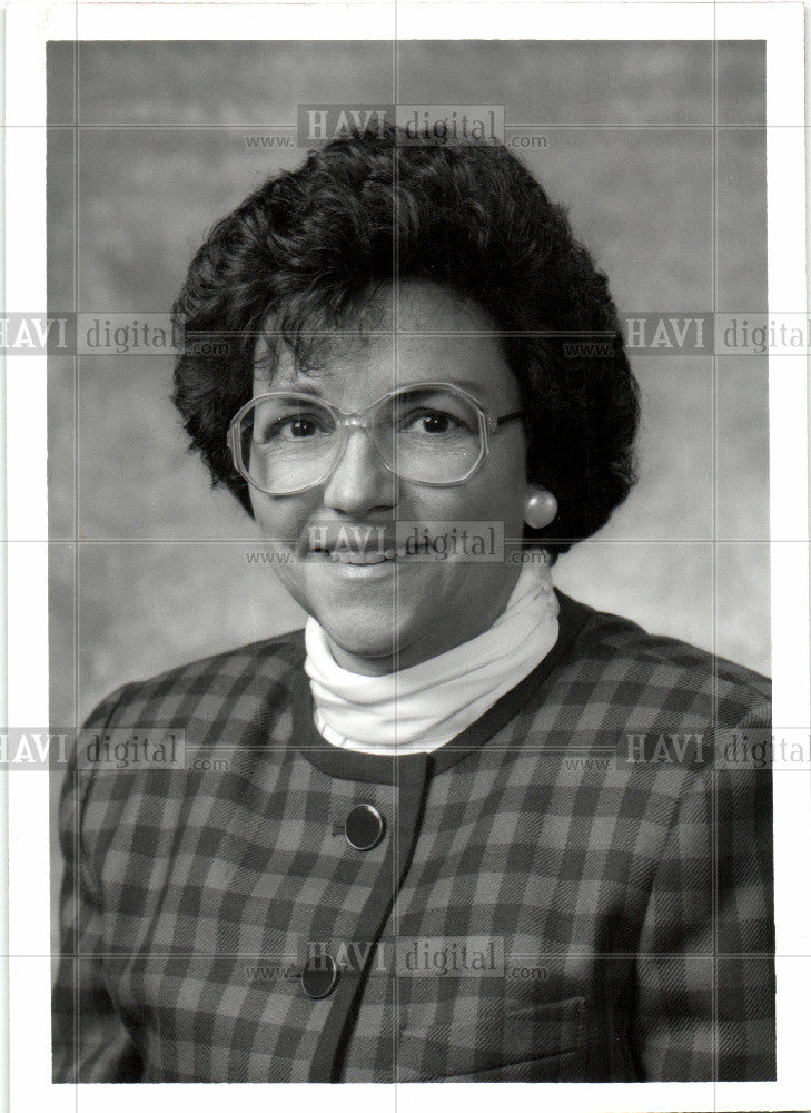 1992 Press Photo Celestina Giles First National Bank - Historic Images