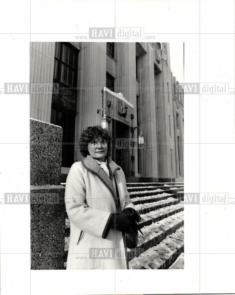 1983 Press Photo Corinne Gilb - Historic Images