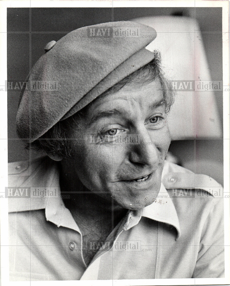 1977 Press Photo Henry Gibson, - Historic Images
