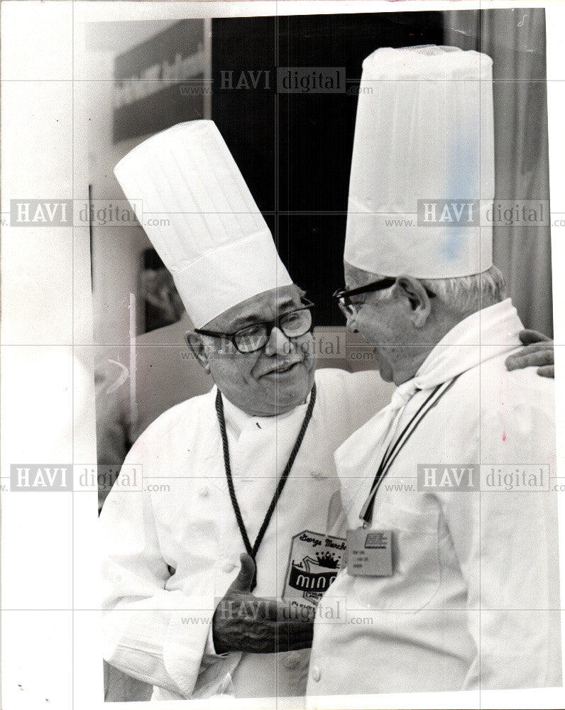 1976 Press Photo George Marehand Dearborn cooking - Historic Images