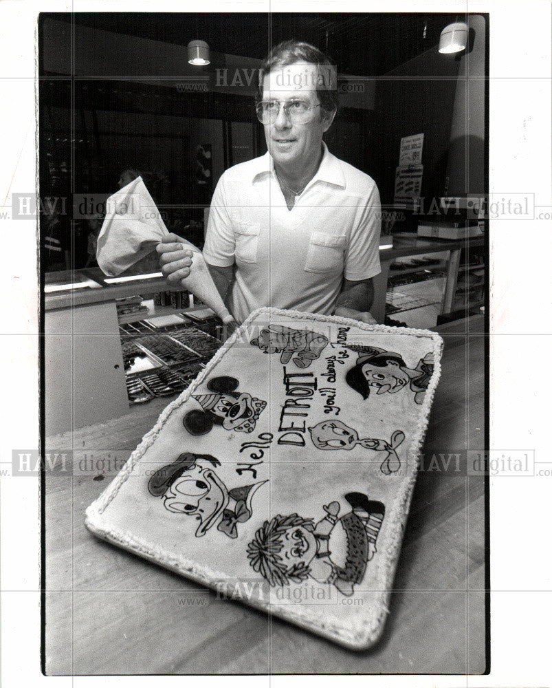 1979 Press Photo don wallace cookie machine - Historic Images