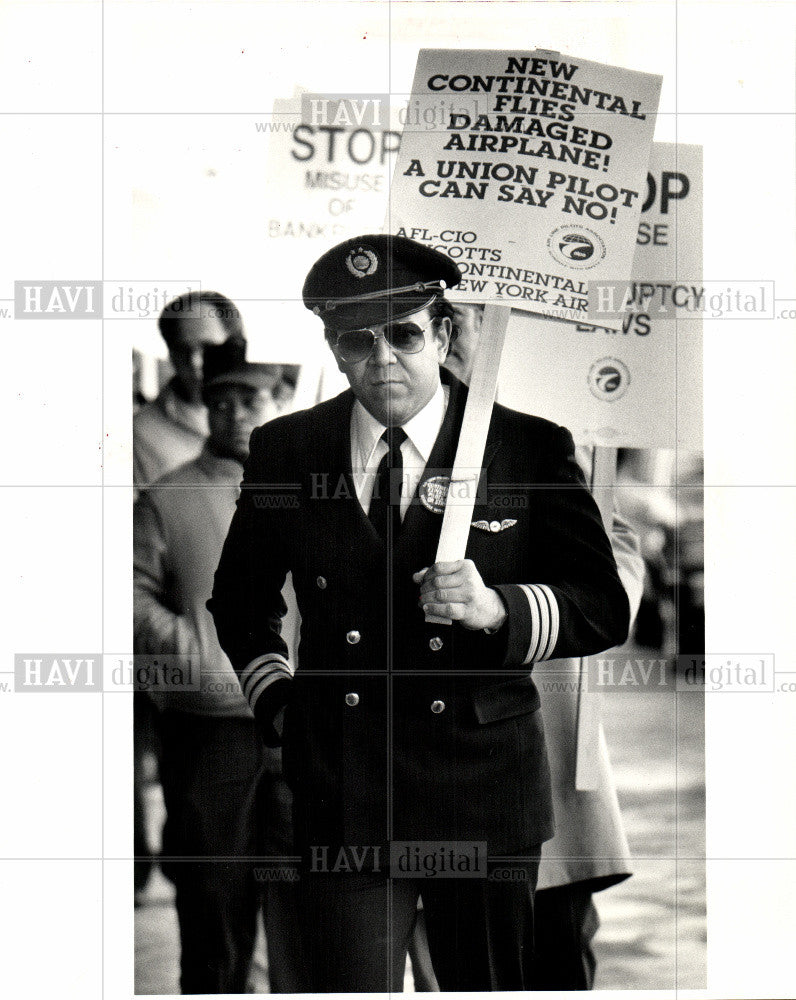 1984 Press Photo contiental, airline, pilot, strike - Historic Images