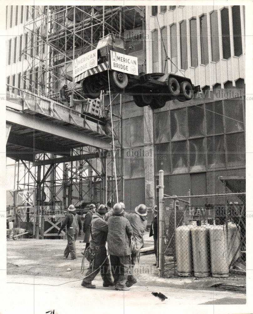 1962 Press Photo construction, coming down, control - Historic Images