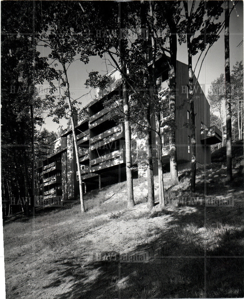 1974 Press Photo Condominium - Historic Images