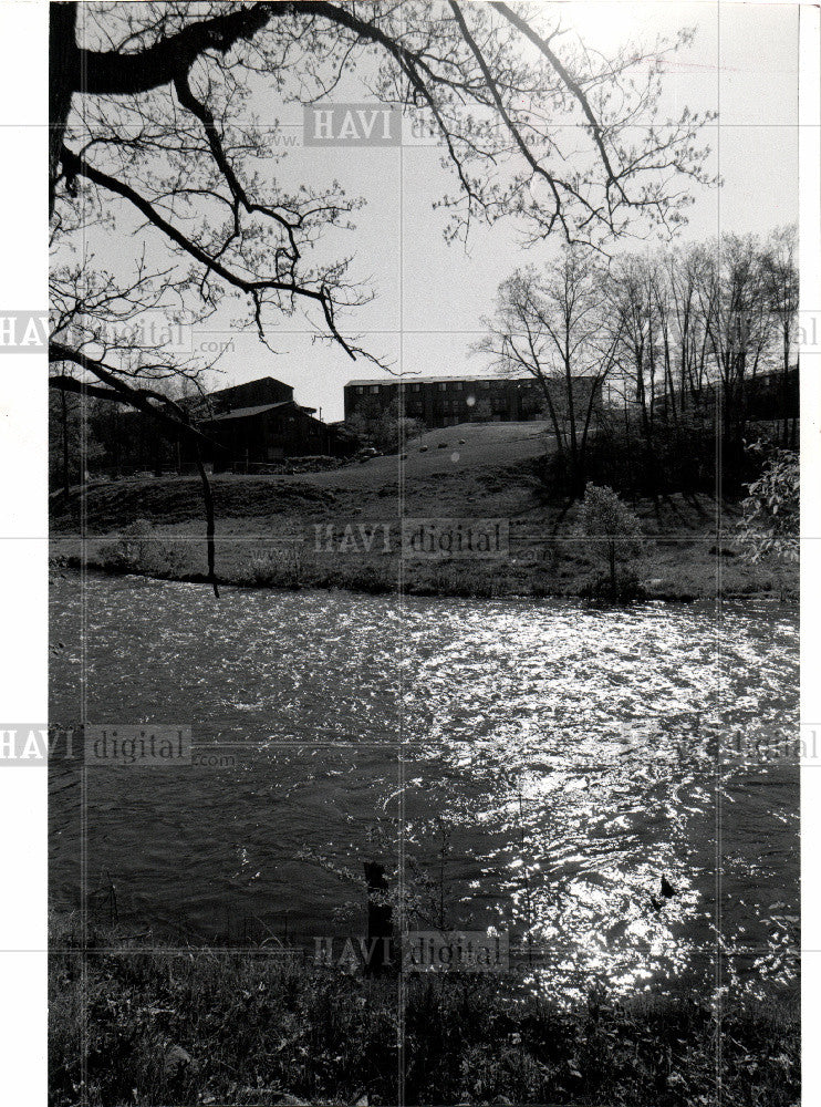 1976 Press Photo Rapid River Villas Condominium River - Historic Images
