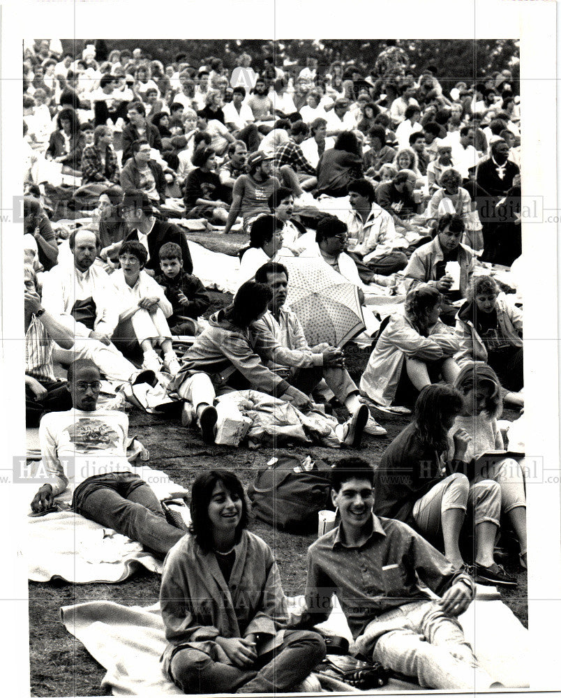 1987 Press Photo Paul Simon S. Africa Pine Knob concert - Historic Images