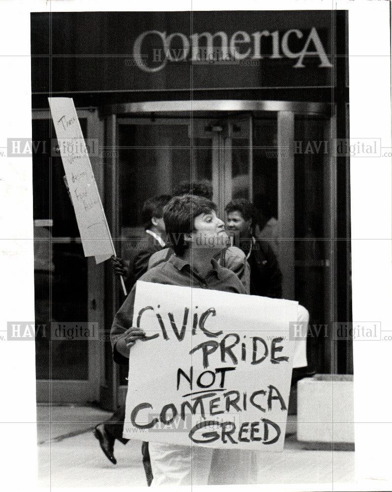 1990 Press Photo Shea Howell - Historic Images