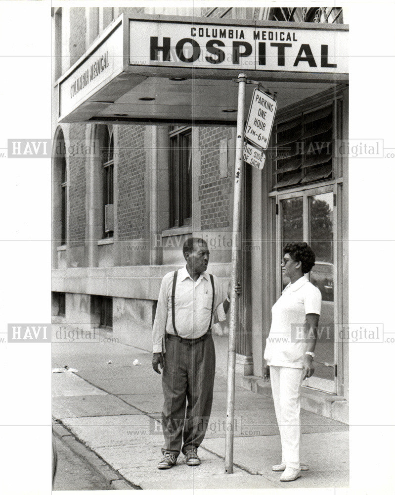 1979 Press Photo Avery Smith Hazel Clarke Hospital - Historic Images