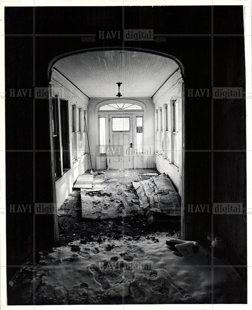 1974 Press Photo Colonial Club, ruined interior - Historic Images