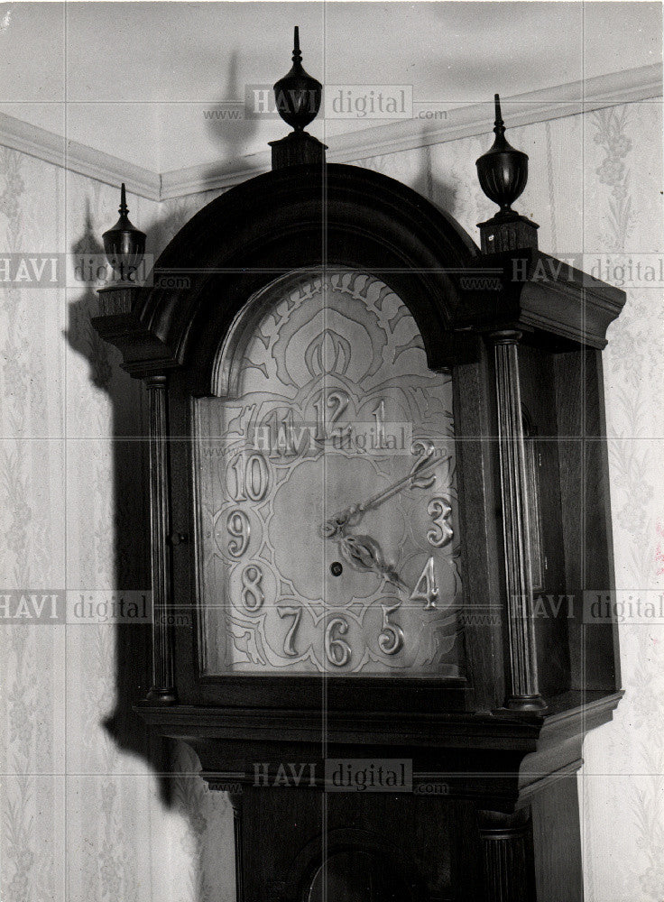 1950 Press Photo Van Egmond clock grandfather clock - Historic Images