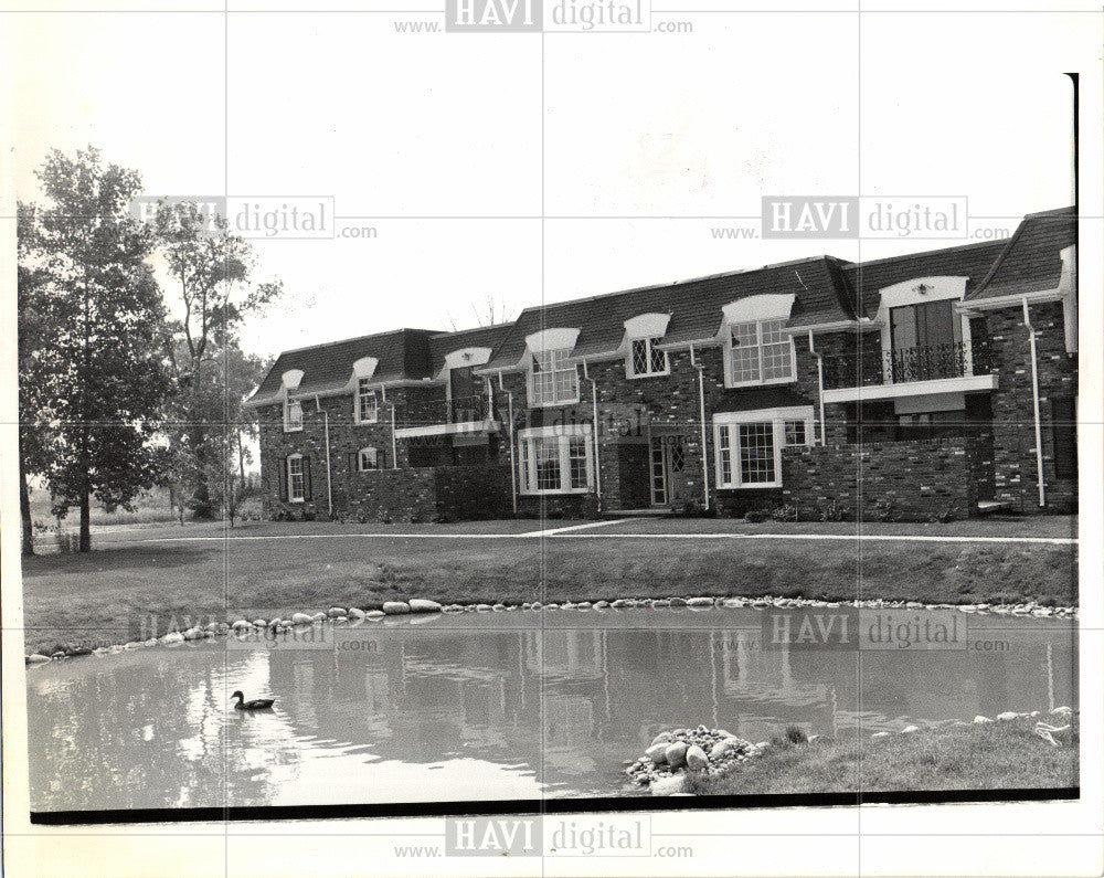 1975 Press Photo Cranbrook Place - Historic Images