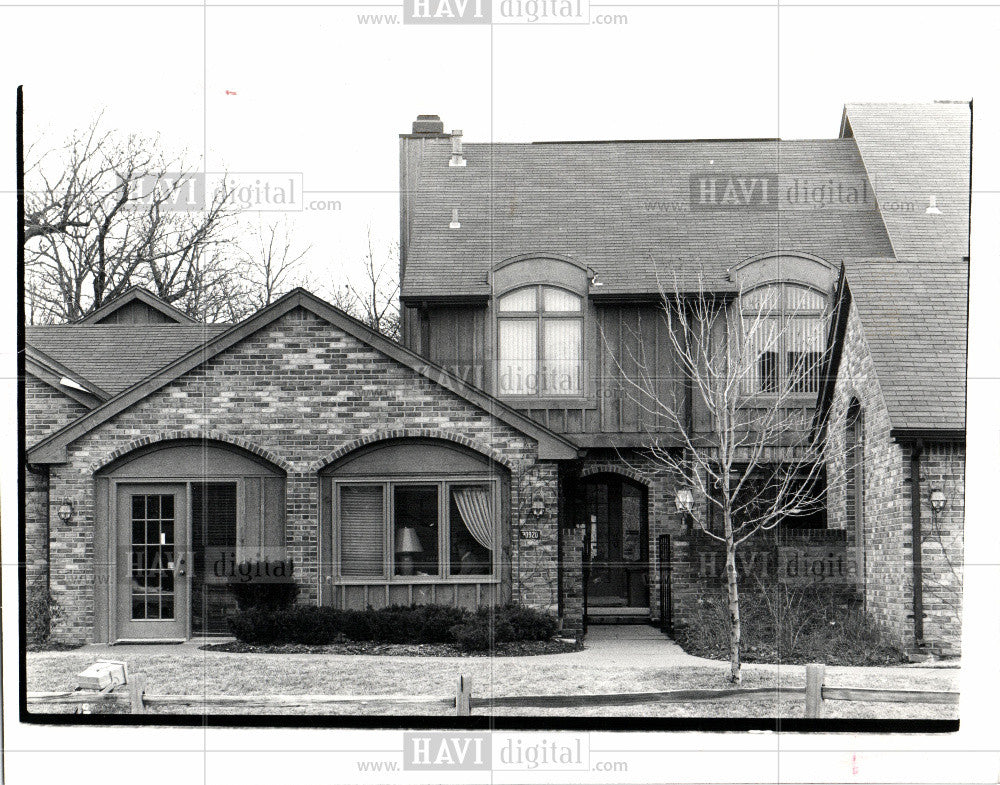 1983 Press Photo Bingham Woods Condominium House - Historic Images