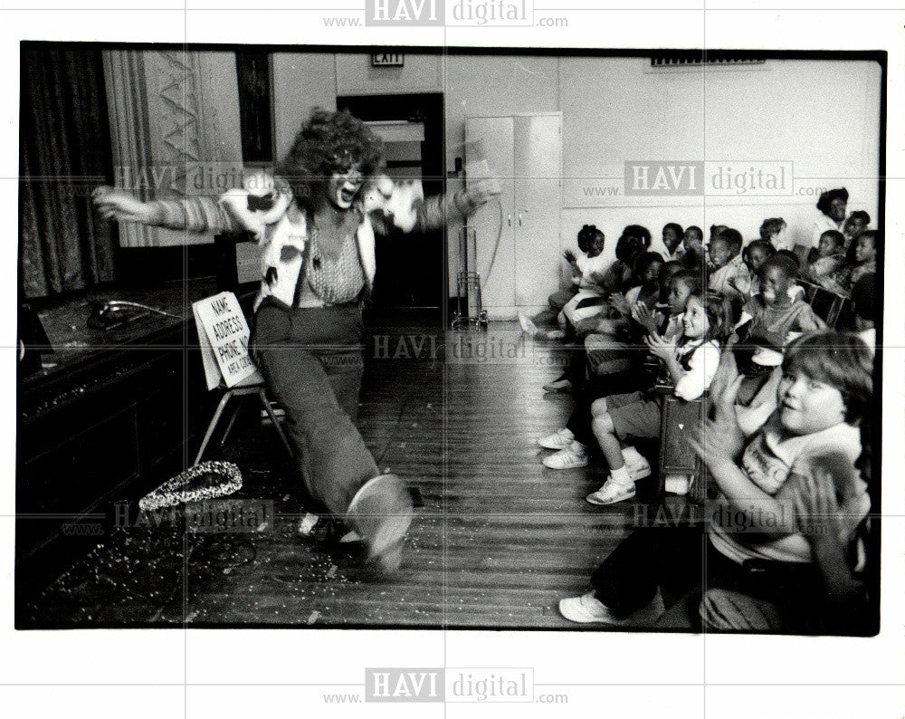 1985 Press Photo Darlene Campo Circus clown - Historic Images