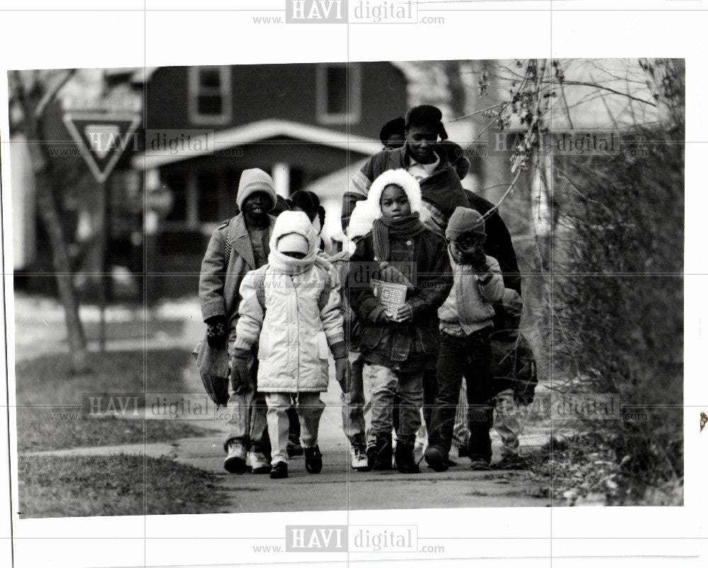 1990 Press Photo Delois Teague chaperones Teague - Historic Images