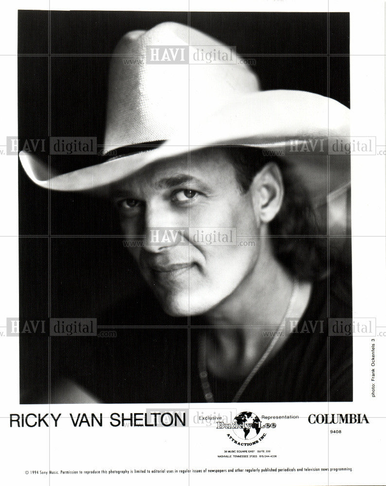 Ricky Van Shelton -music artist 1995 Vintage Photo Print - Historic Images