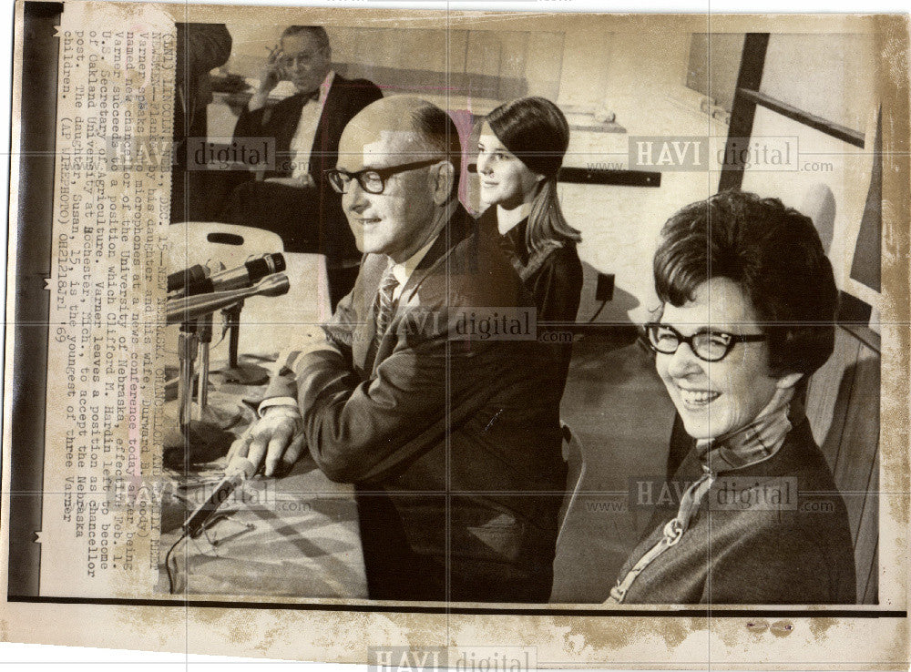 1983 Press Photo Durward B. Varner,conference - Historic Images