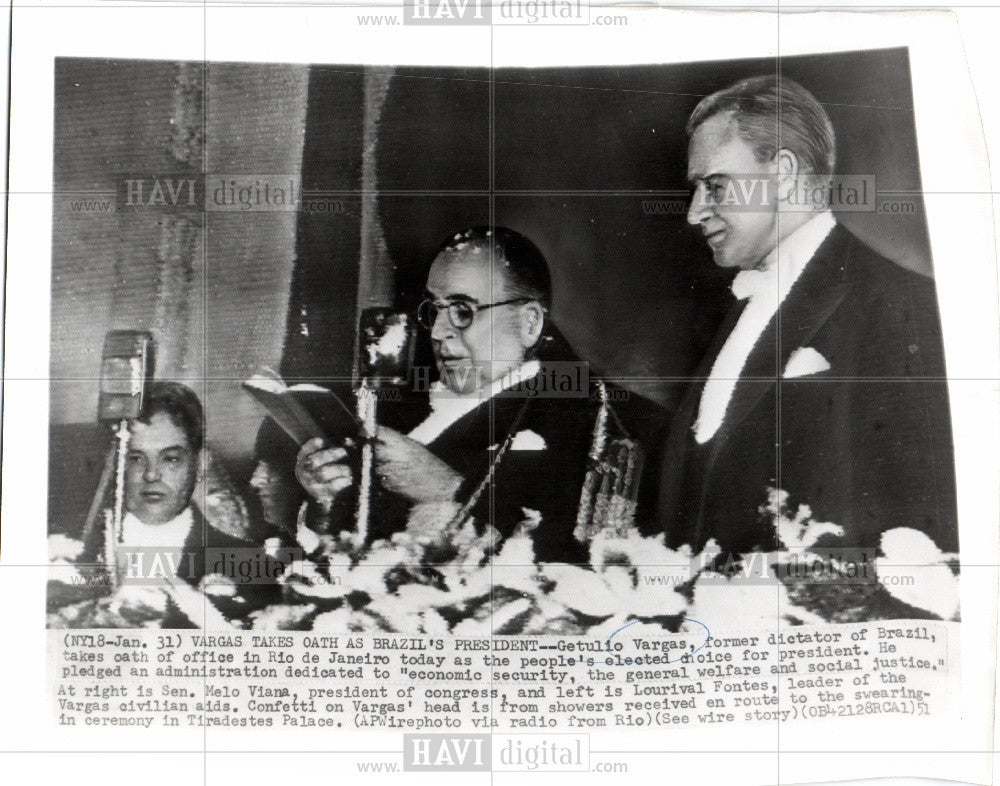 1951 Press Photo Getulio Vargas oath Melo Viana Fontes - Historic Images