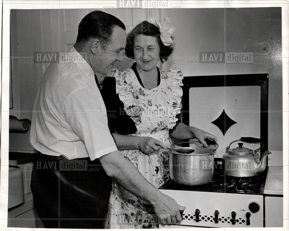 1946 Press Photo Yan wagner - Historic Images