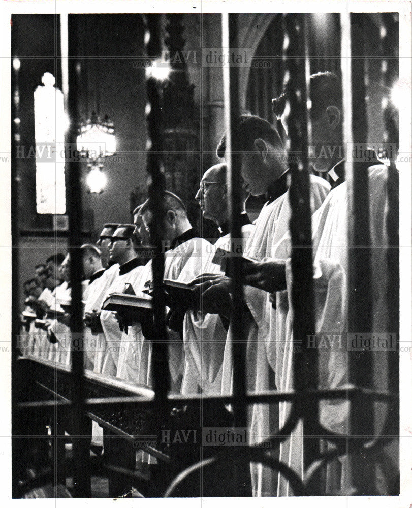 1961 Press Photo RICHARD EMRICH ST. PAUL&#39;S CATHEDRAL - Historic Images