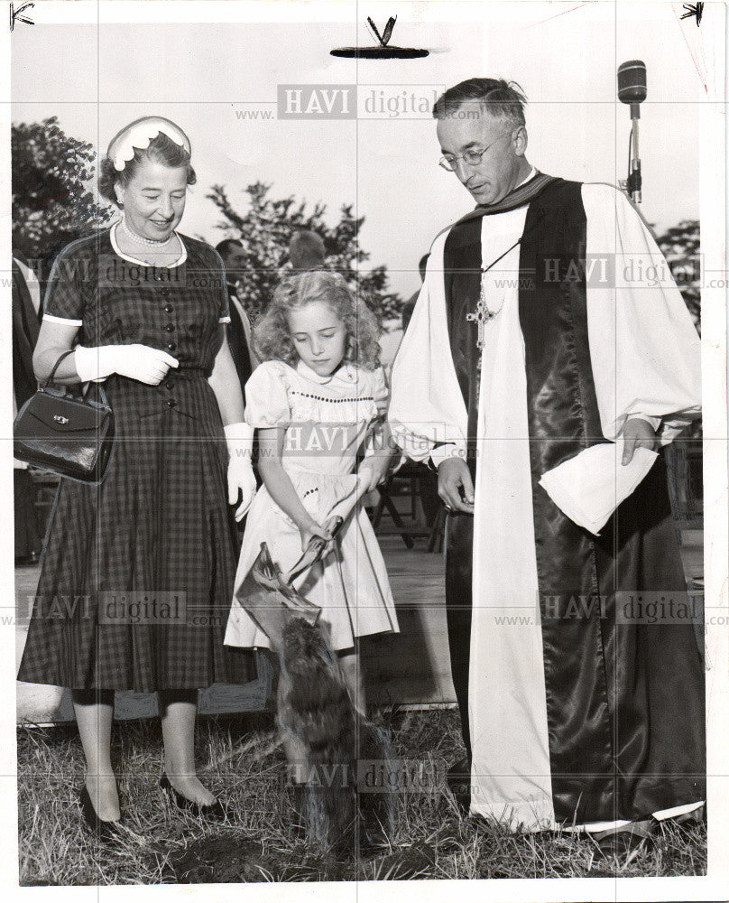 1952 Press Photo MRS EDSEL , RT REV RICHARD S EMRICH - Historic Images