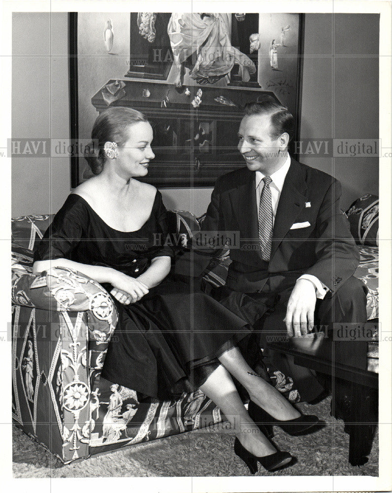 1951 Press Photo Faye Emerson - Historic Images