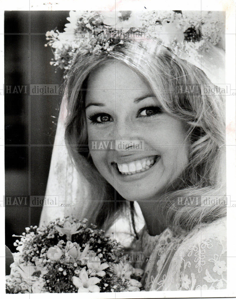 Press Photo MONIE ELLIS GIDGET GETS MARRIED - Historic Images