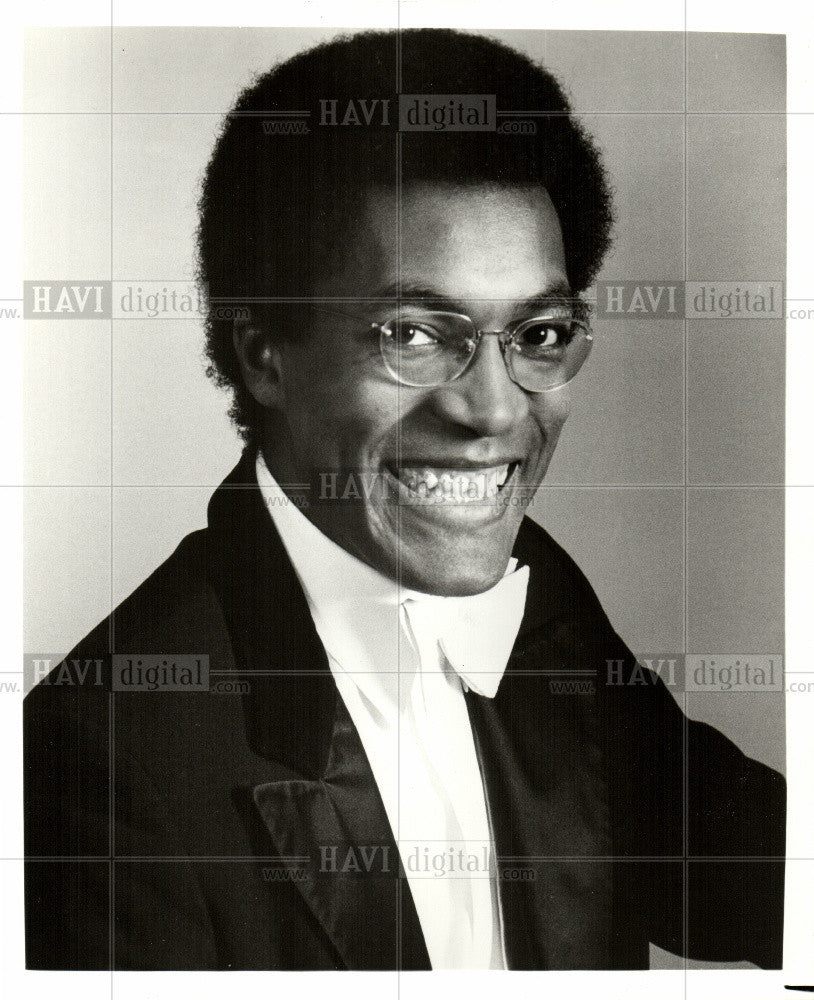 Press Photo Anthony Elliott - Historic Images