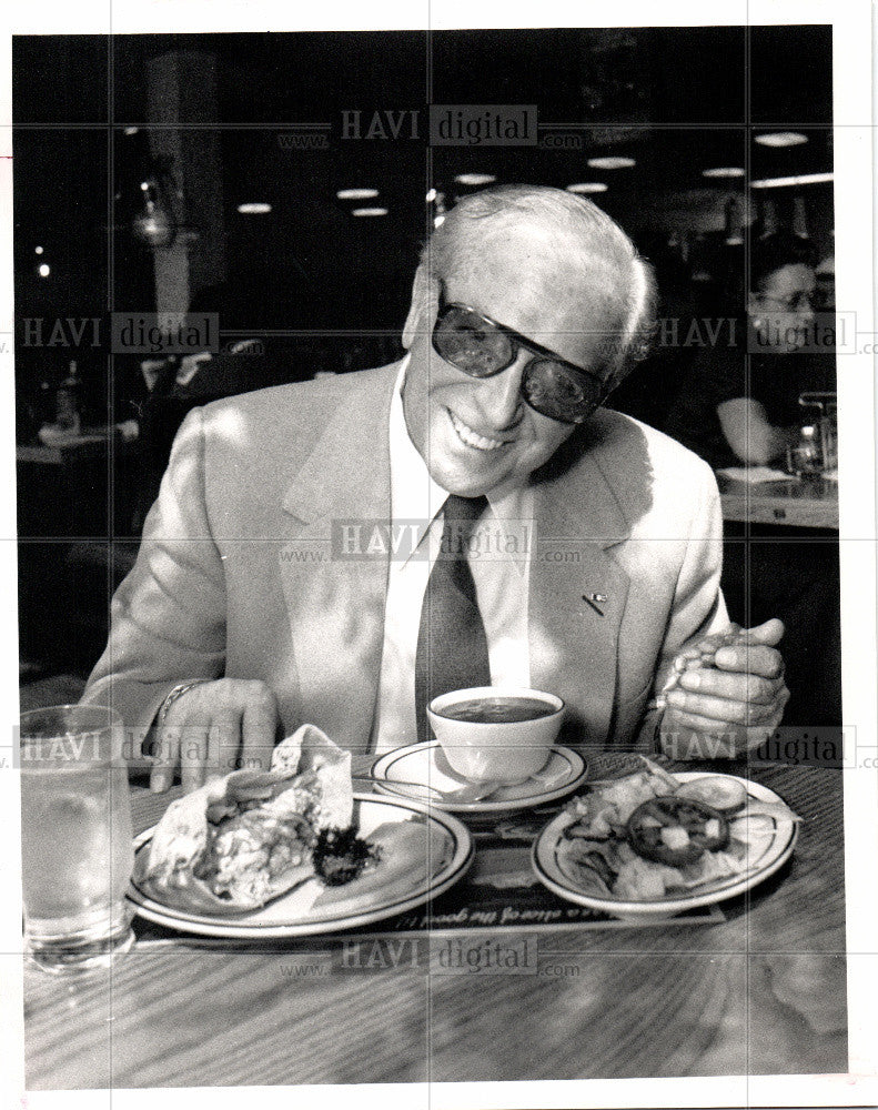 1985 Press Photo Elias Bros Louis Elias warren - Historic Images