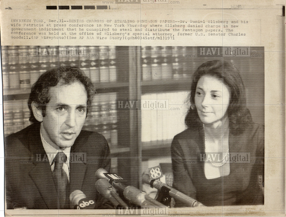 1972 Press Photo Daniel Ellsberg wife Patricia Pentagon - Historic Images