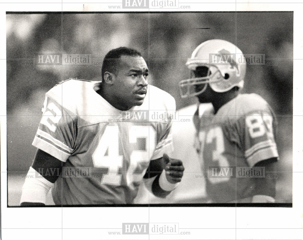 1988 Press Photo Lions Ellerson &quot;walking around scared&quot; - Historic Images