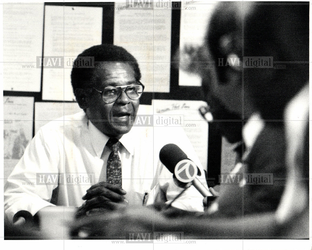 1982 Press Photo John Elliot - Historic Images