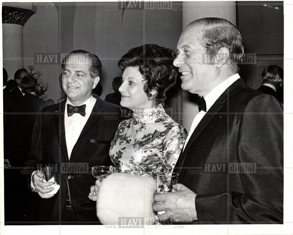 Press Photo Mr. and Mrs. Elias and Fred Elias John - Historic Images