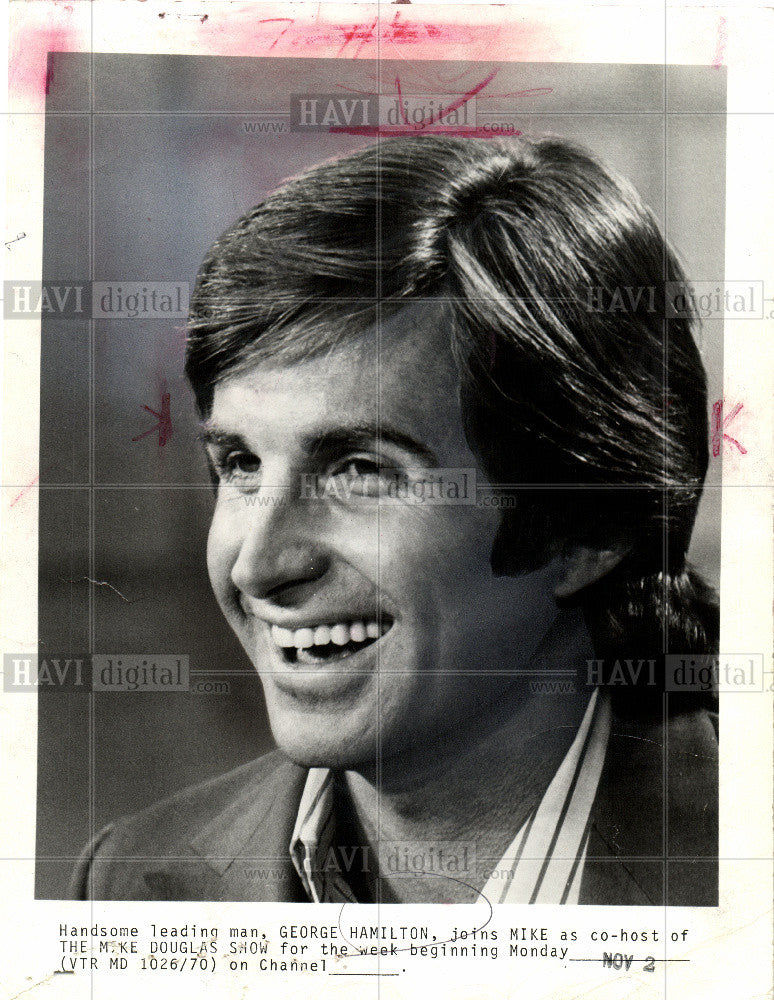 1974 Press Photo George Hamilton co-host Mike Douglas - Historic Images