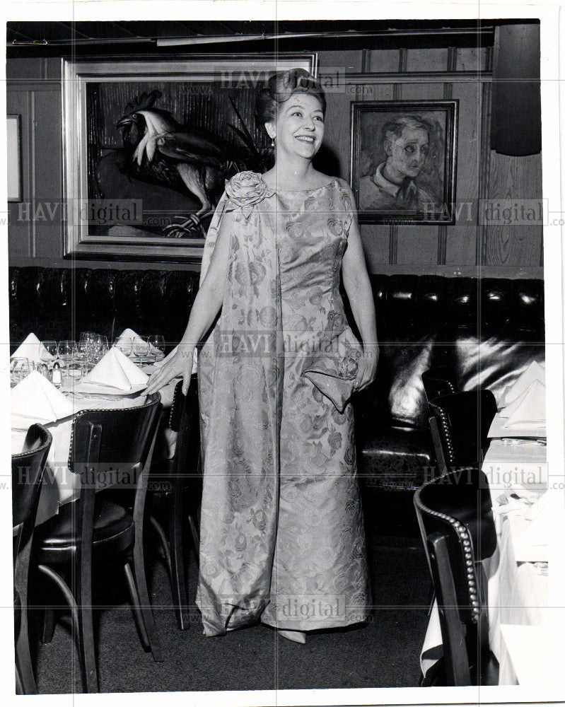 1963 Press Photo Mrs. Lester Gruber - Historic Images