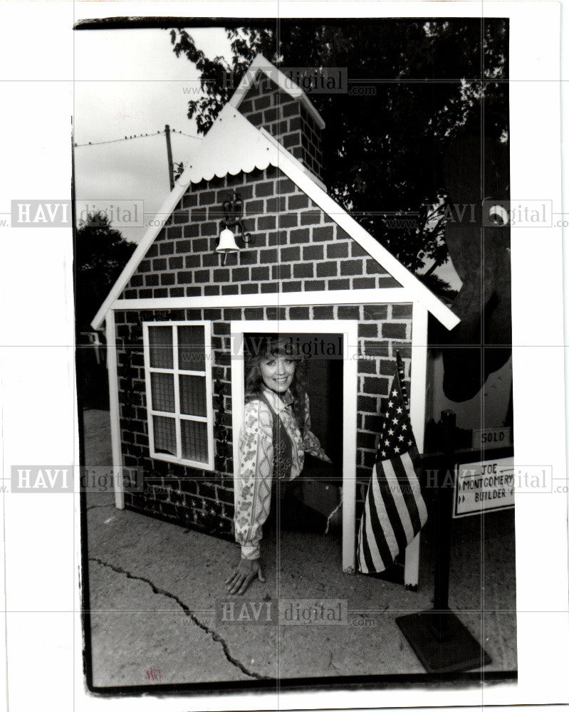 1992 Press Photo Donis Grove Play Recycling - Historic Images