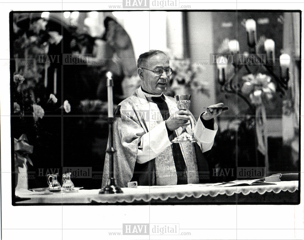 1983 Press Photo St. Stanislaus Catholic Church - Historic Images