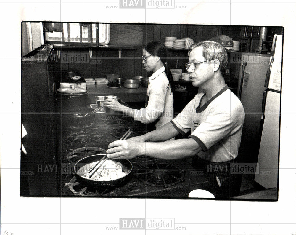 1987 Press Photo Nguyen Han Kim Quyen Ethnic Restaurant - Historic Images