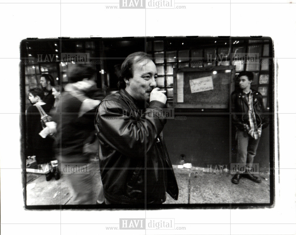 1993 Press Photo Ben Hamper writer TV actor radio host - Historic Images