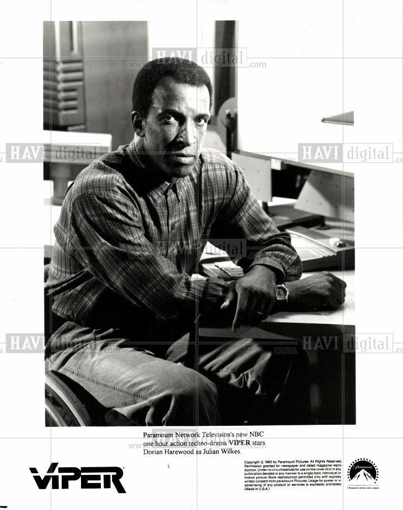 1994 Press Photo Dorian Harewood Actor - Historic Images