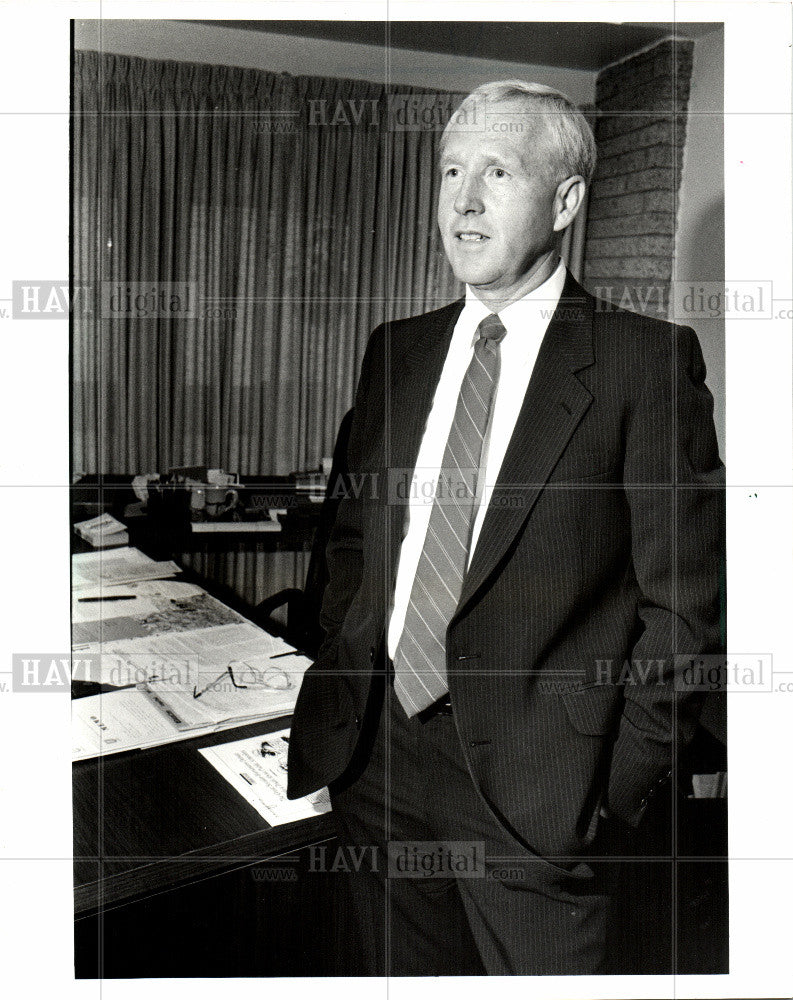 1986 Press Photo Gerald Hansen headmaster Detroit - Historic Images