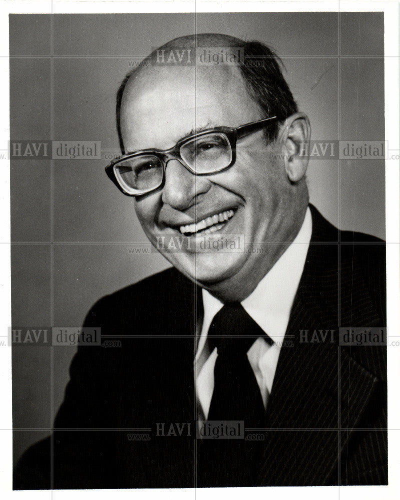 1982 Press Photo Leonard Hanna - Historic Images