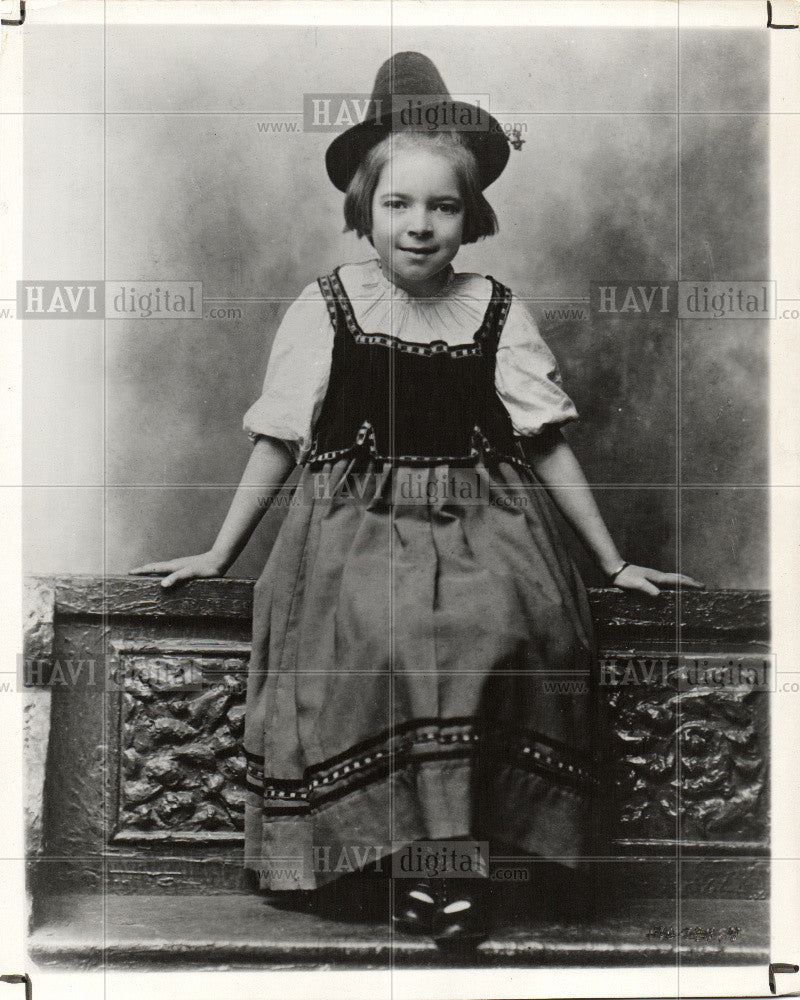 1953 Press Photo Helen Hayes Actress Stage Screen TV - Historic Images