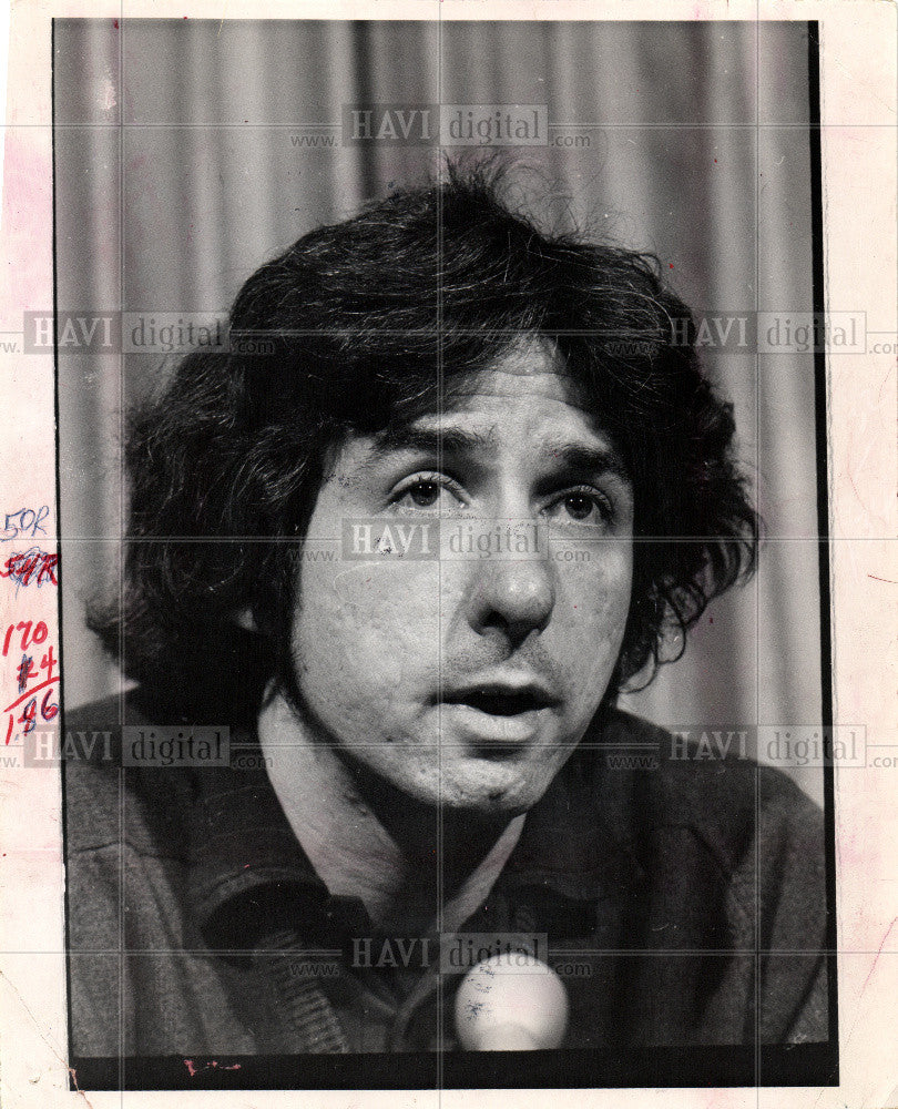 1977 Press Photo tom hayden - Historic Images