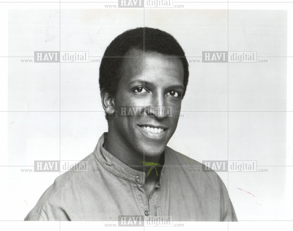 1984 Press Photo Dorian Harewood Actor Glitter Roots TV - Historic Images