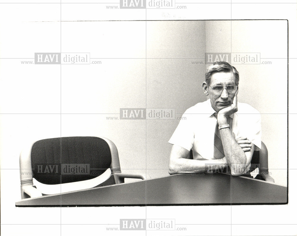 1988 Press Photo J.E. Jim Harbour Harbour and Associate - Historic Images