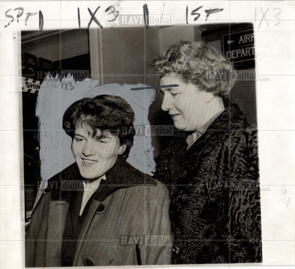 1954 Press Photo Women Middle-Aged - Historic Images