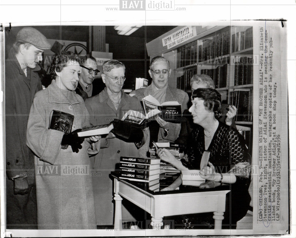 1956 Press Photo Elizabeth Stevenson Ives book store - Historic Images